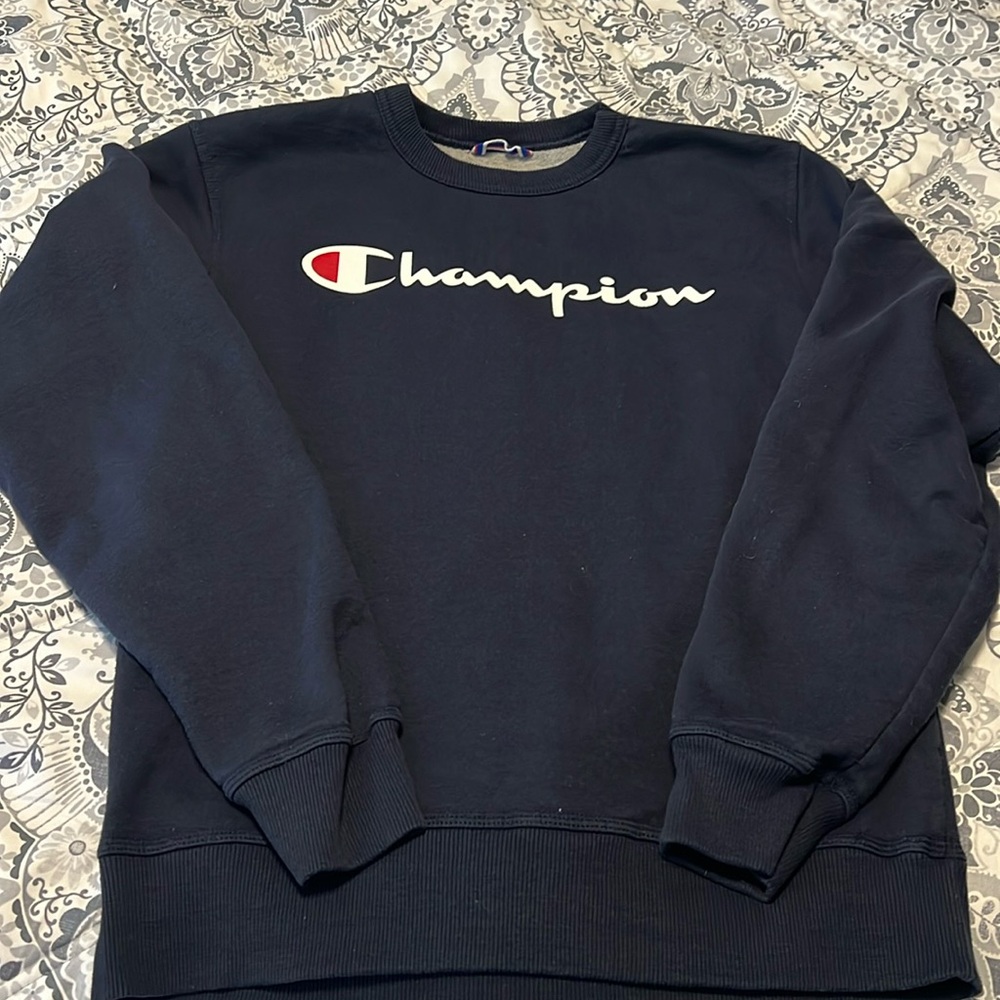 Men’s Champion crew neck sweatshirt